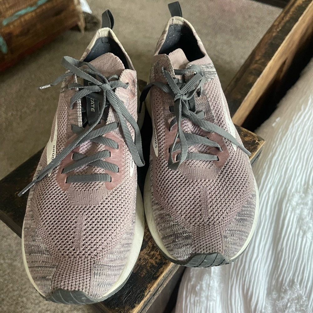 Brooks - Picture 2 of 3